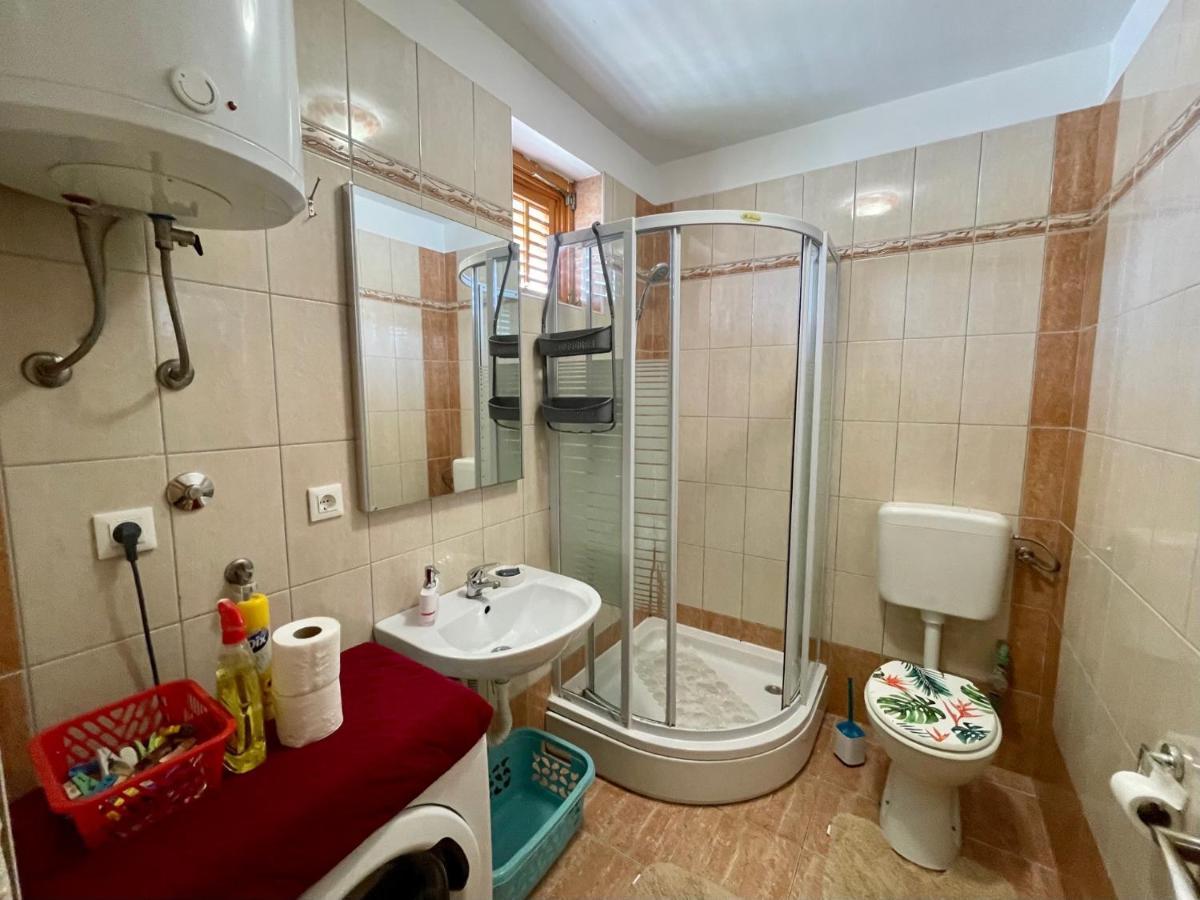 Lovro #1 & #2 Apartments Cres Exterior foto